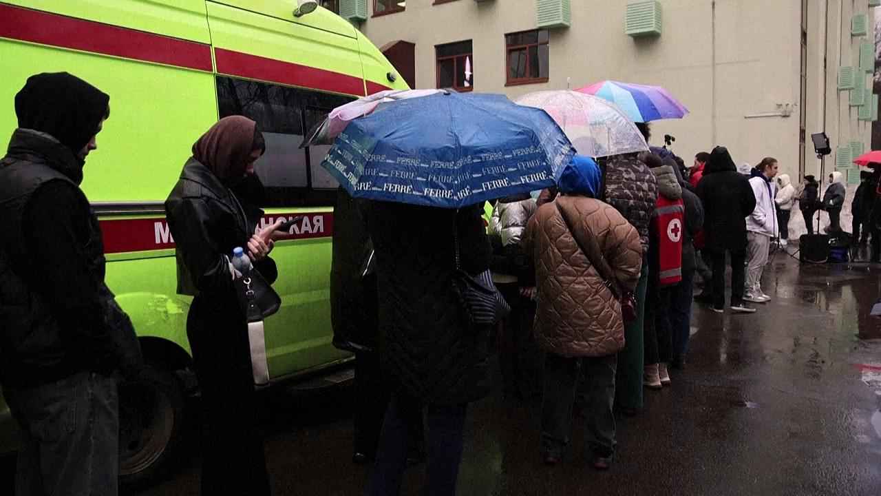 Muscovites donate blood after concert hall attack