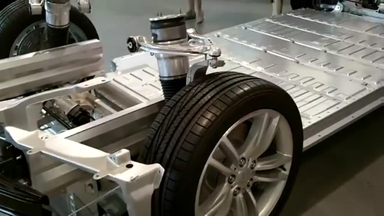 HERE IS THE PART OF THE TESLA THAT HAS 7800 BATTERIES THAT BLOW UP ALL THE TIME