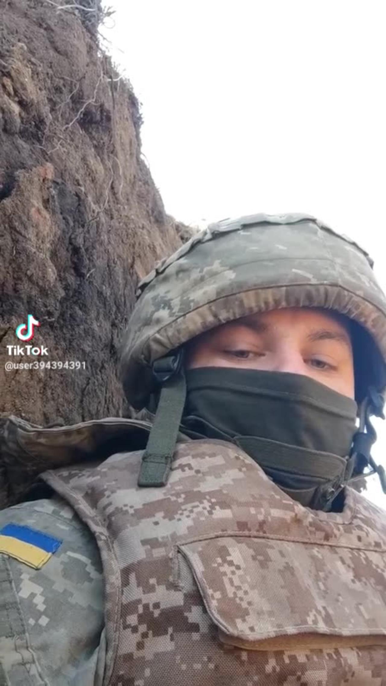 🇷🇺🇺🇦A video of a Ukrainian serviceman reading a poem went viral on TikTok