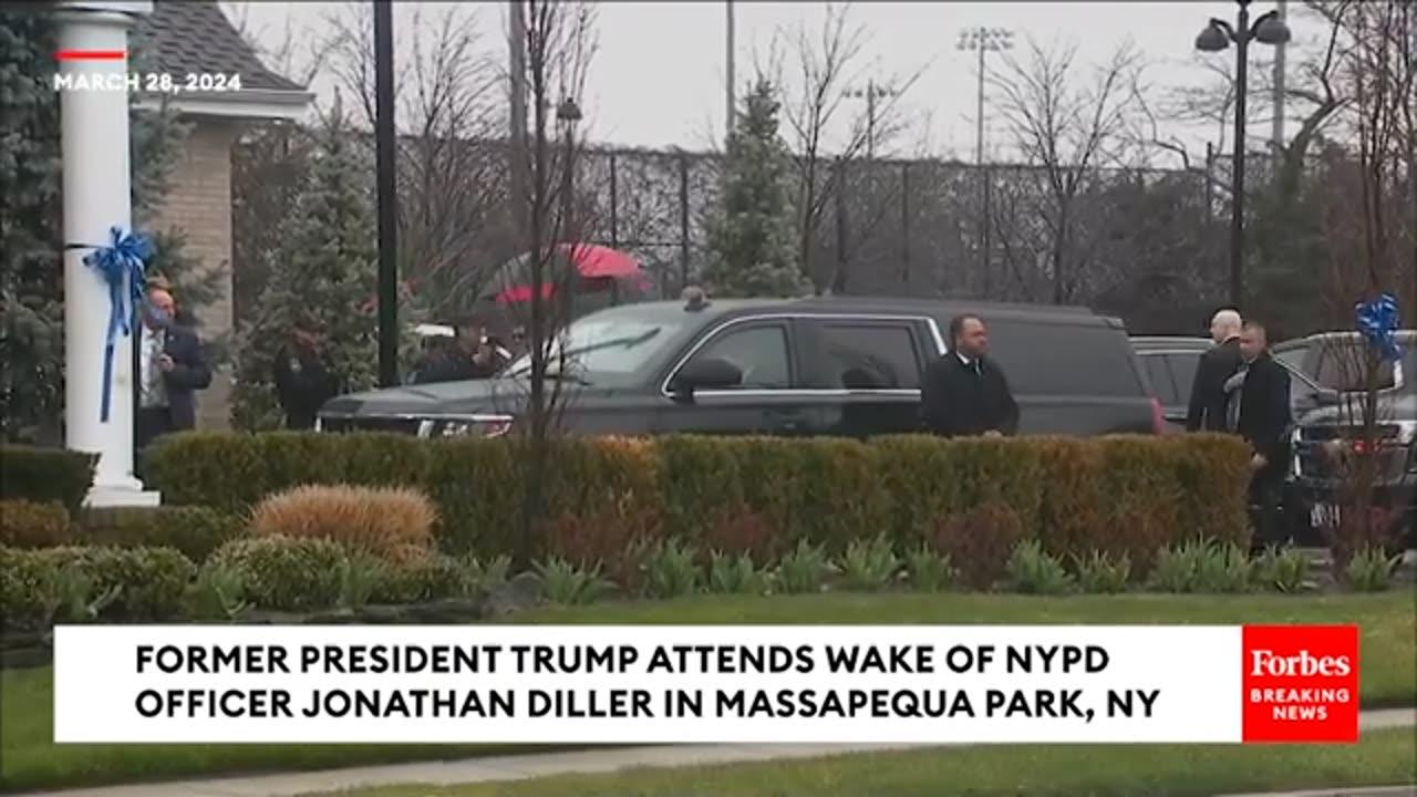 BREAKING NEWS: Trump Attends Wake Of Fallen NYPD Officer In Massapequa Park, New York