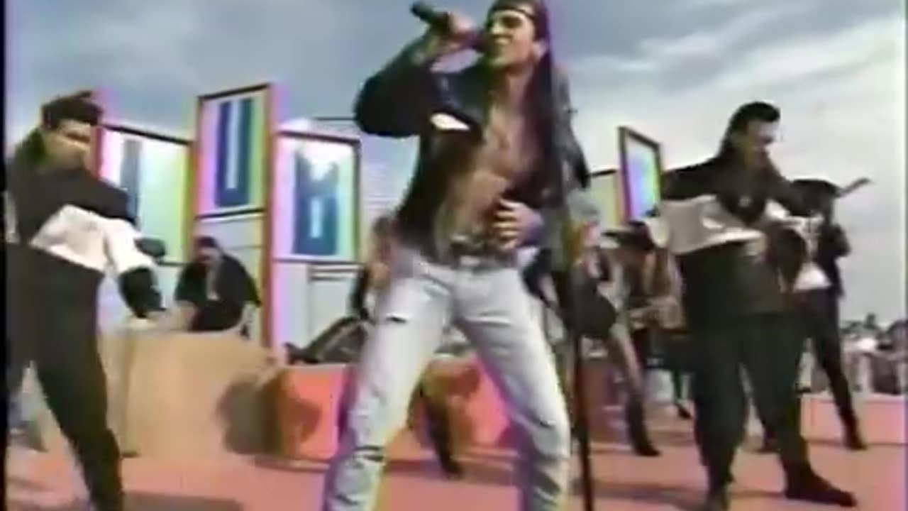 Gerardo performing Rico Suave at MTV Spring Break