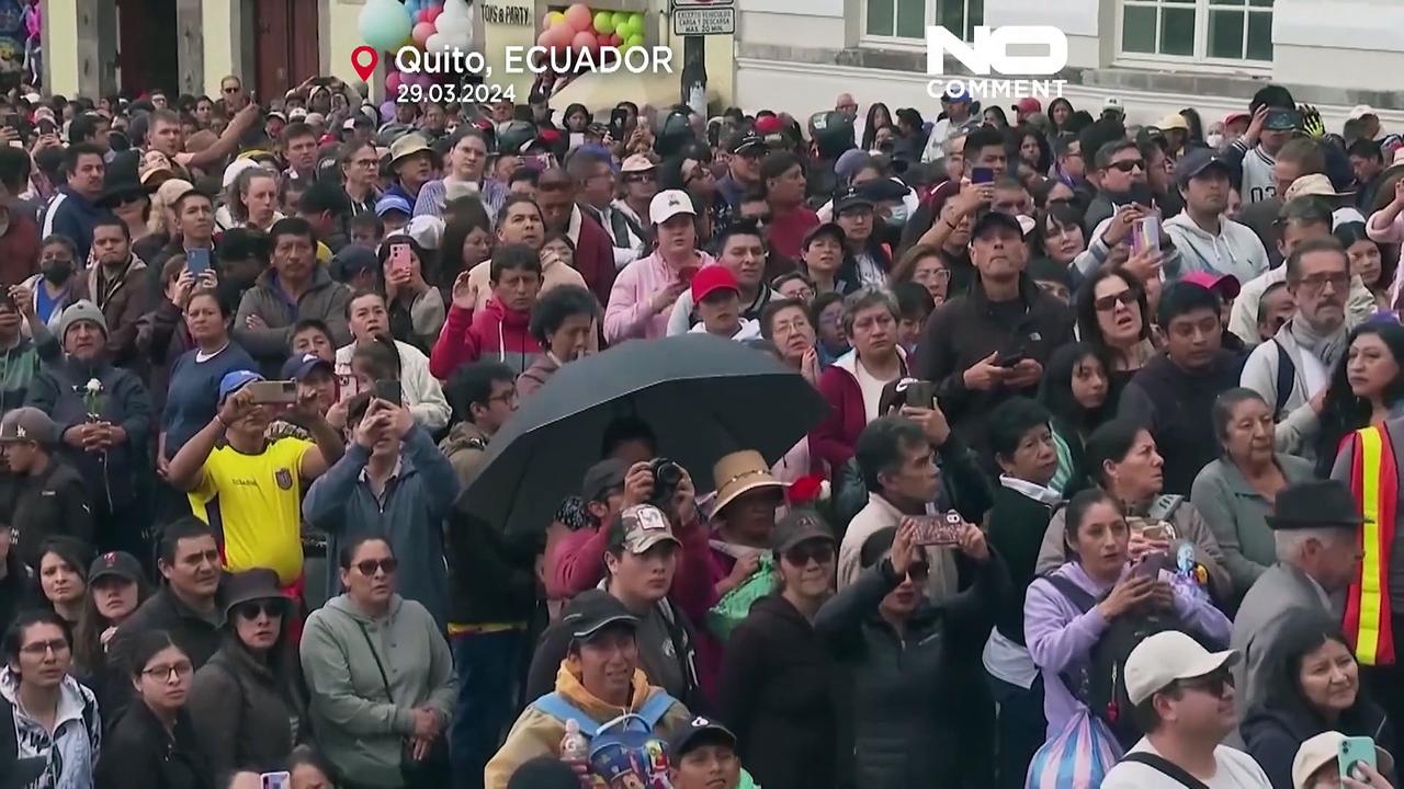 WATCH: Catholics in Ecuador, Venezuela and Chile take part in Good Friday processions