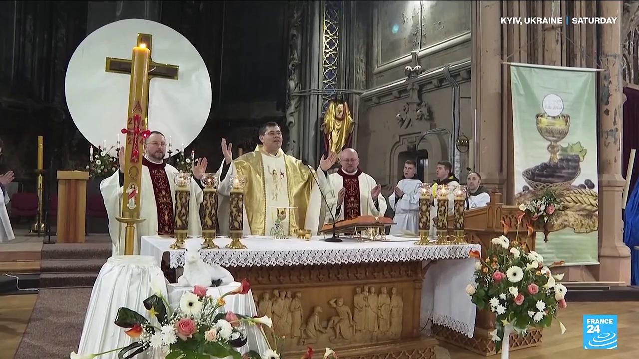 Christians gather to celebrate Easter Sunday in Ukraine