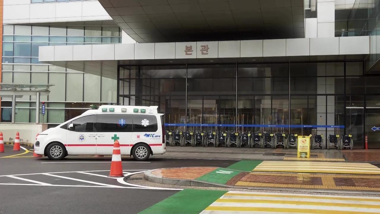 South Korea's Yoon opens door for doctor compromise