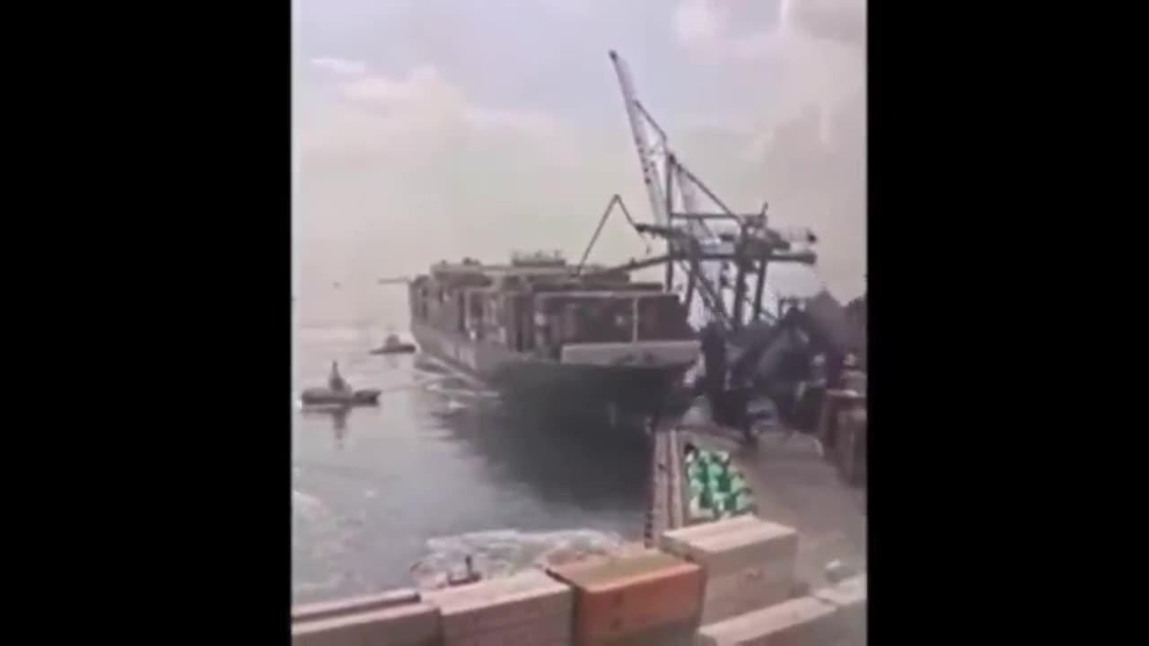 2 weeks ago - TURKEY ANOTHER SHIP MYSTERIOUSLY 'LOSES CONTROL' AND TAKES OUT A ROW OF GIANT CRANES