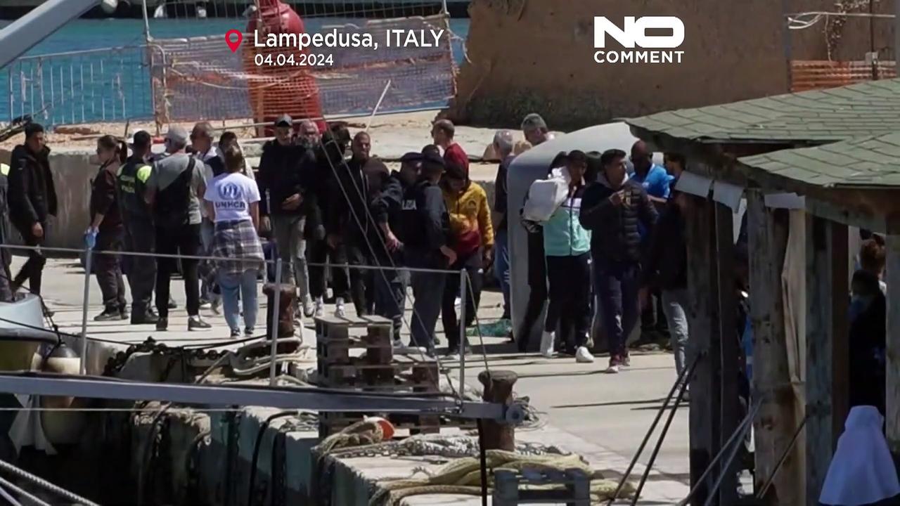 WATCH: Around 1,000 migrants land in Lampedusa in 24 hours