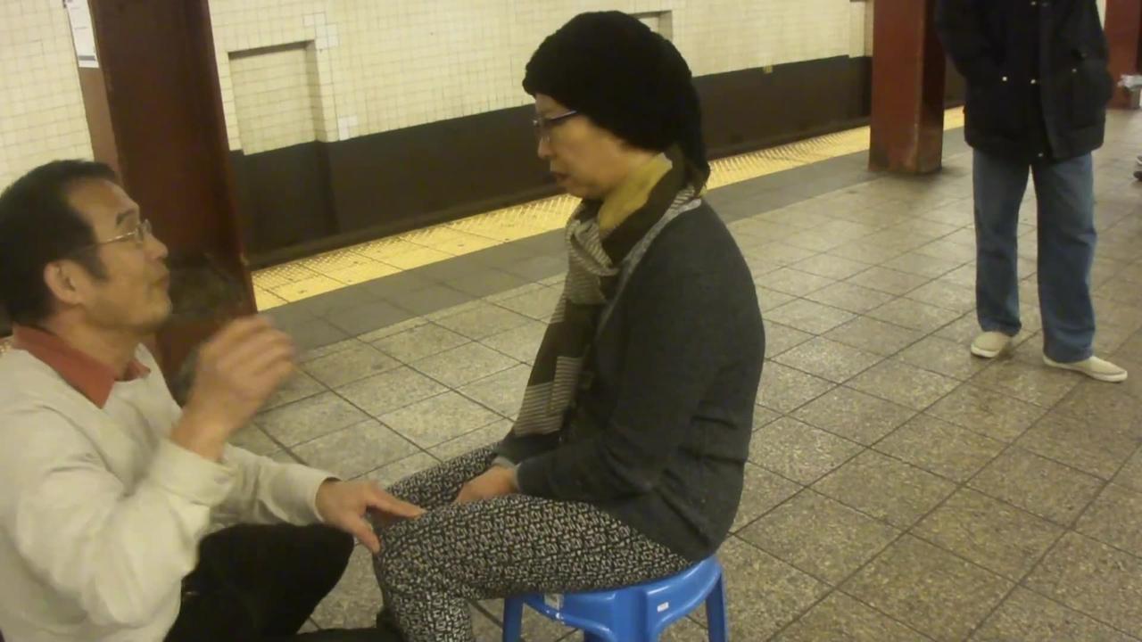 Luodong Massages Mature Chinese Woman In Subway Station