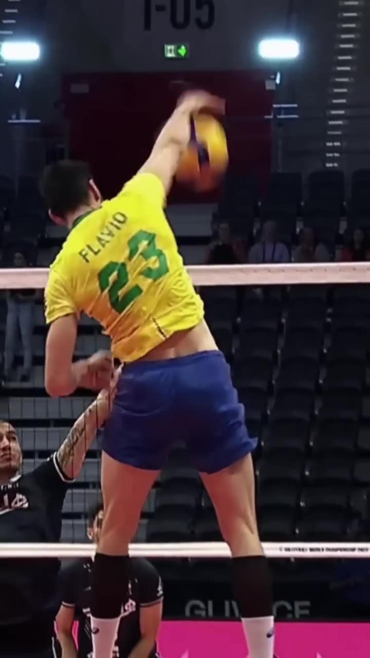 Super spike by Flávio Gualberto 💪 #epicvolleyball #volleyballworld #volleyball