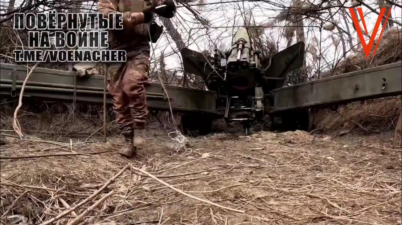 🇷🇺🇺🇦 The work of our paratroopers' artillery on construction on the outskirts of Chasov Yar.