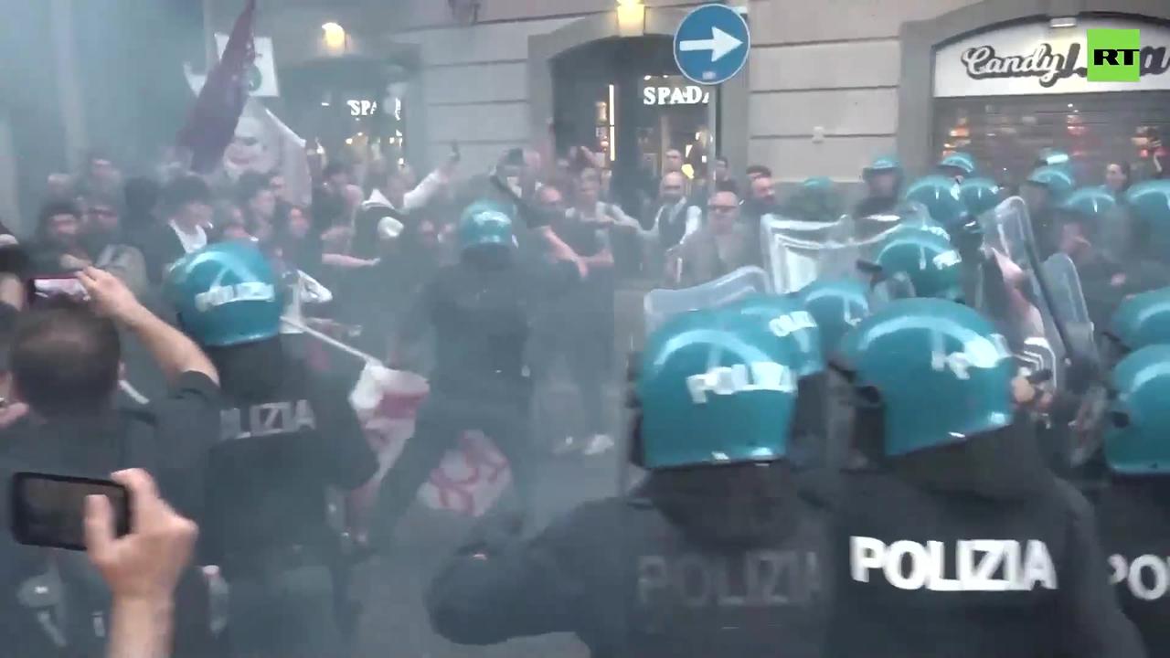 Chaotic clashes of anti-NATO protesters and Naples police