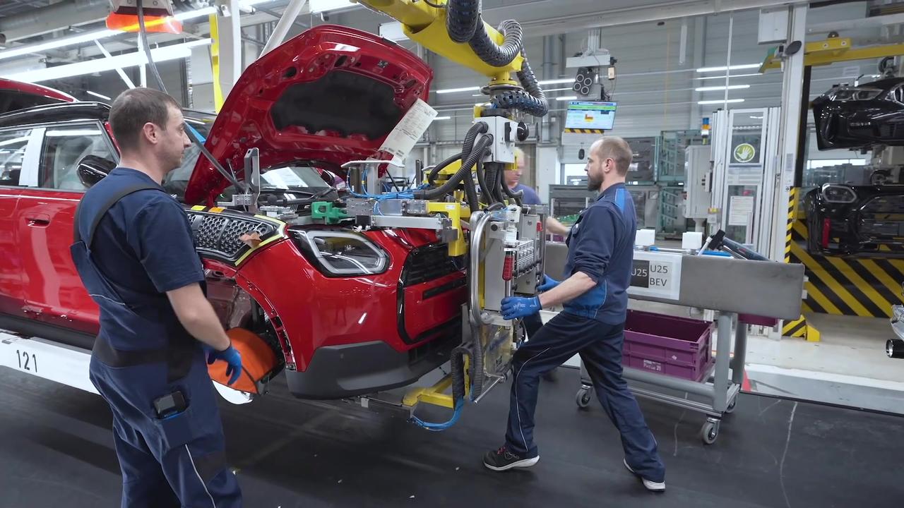 MINI Countryman Electric Production in the Assembly