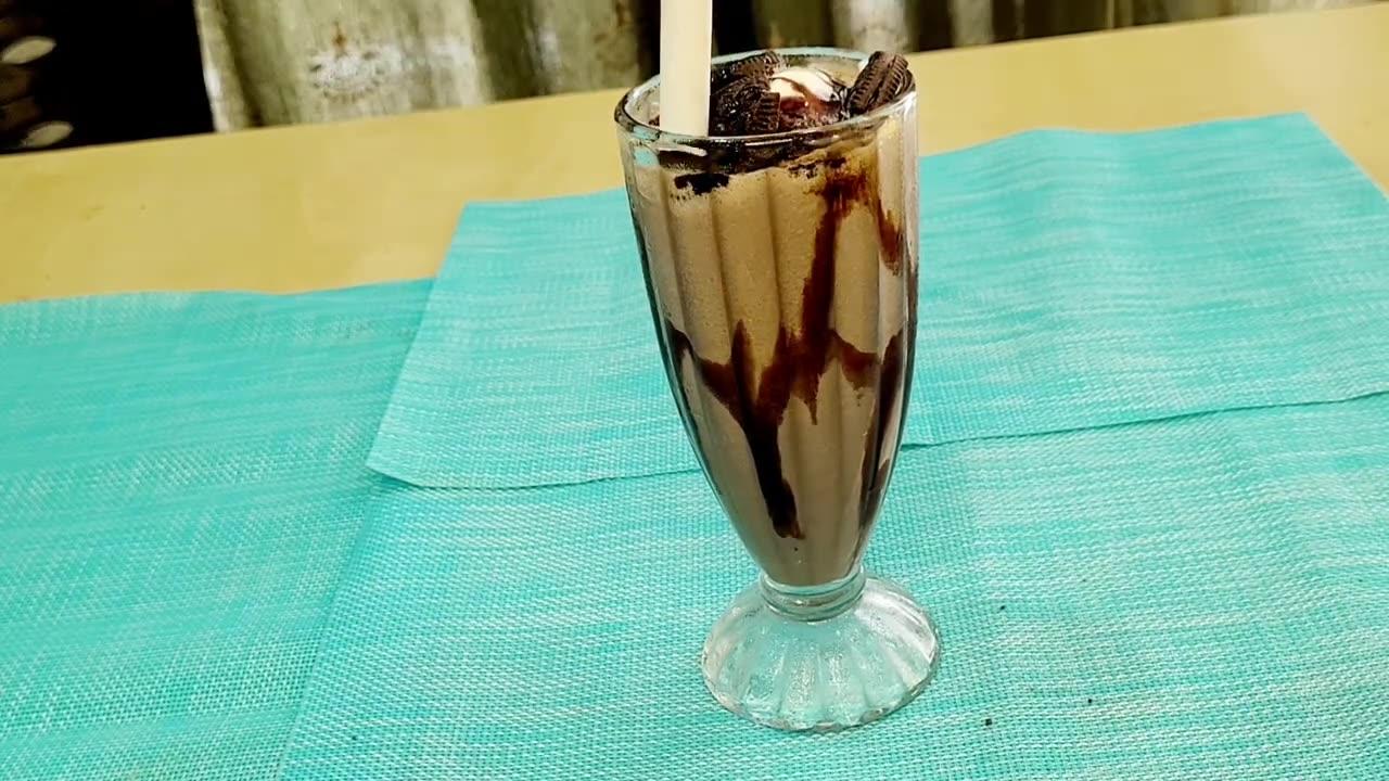 Icecream thick shakes/strawberry milkshake/banana caramel shake/chocolate shake/vanilla milkshake