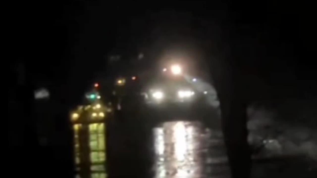 BREAKING: 26 BARGES 'BREAK LOOSE' HEADING DOWN THE OHIO RIVER