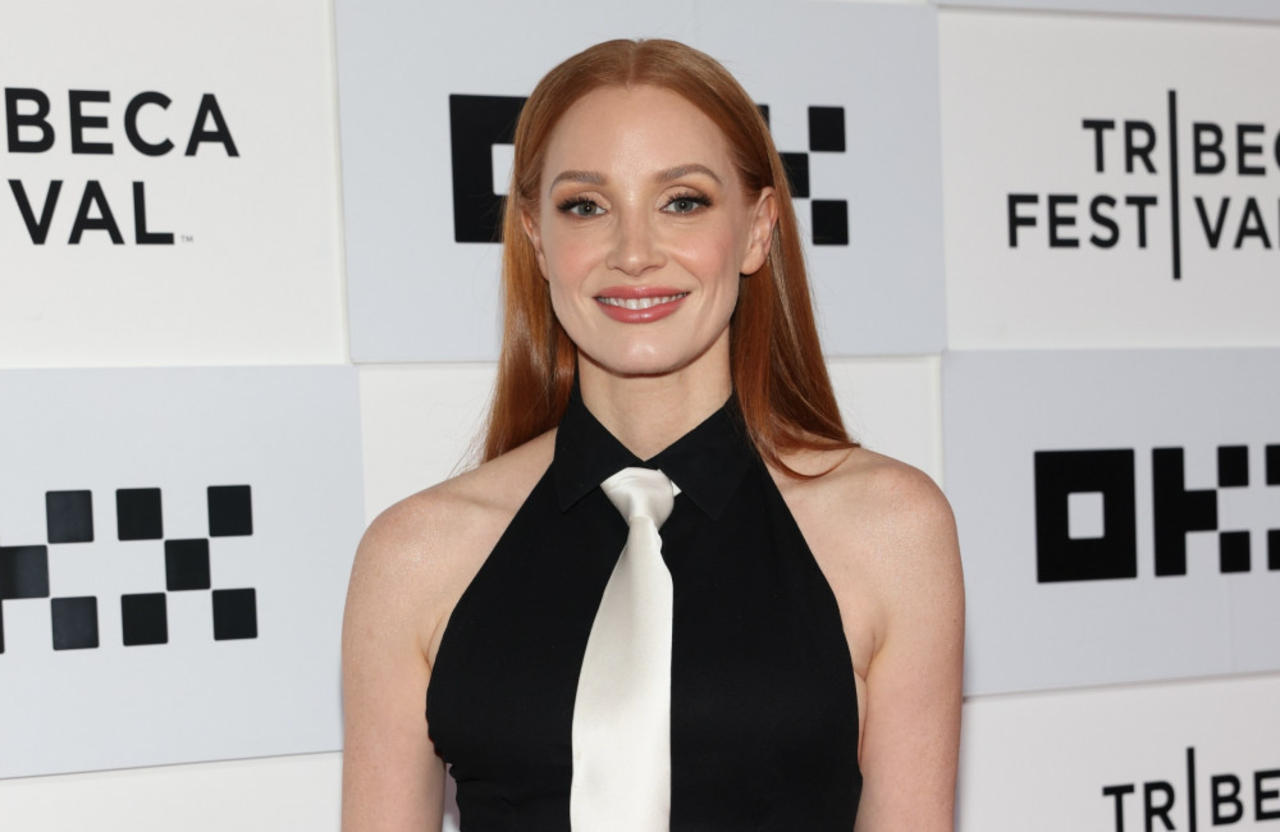 Jessica Chastain thinks Anne Hathaway is a 'beautiful person'
