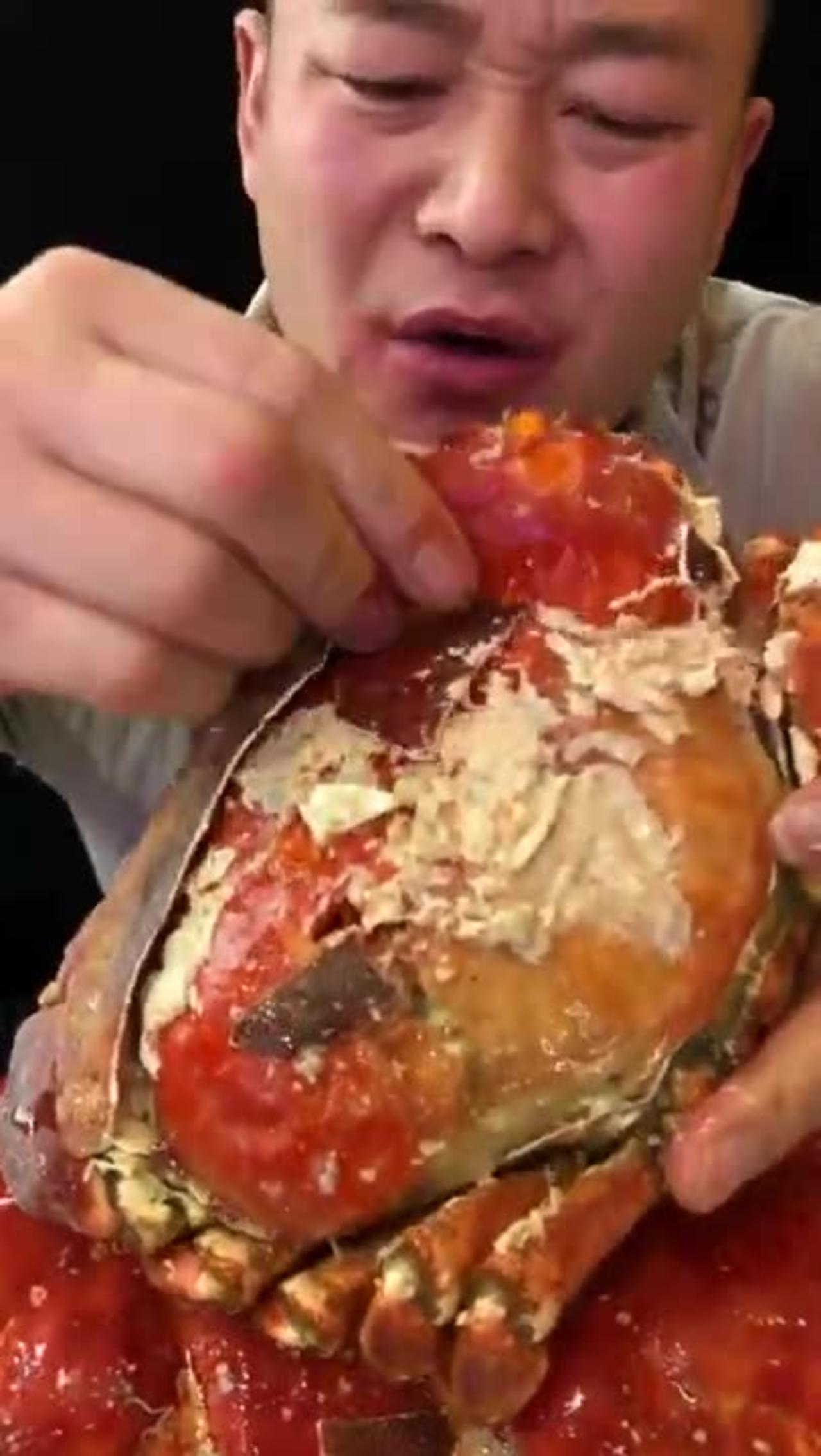 Mukbang Seafood - King Crab Satisfying Eating Seafoods