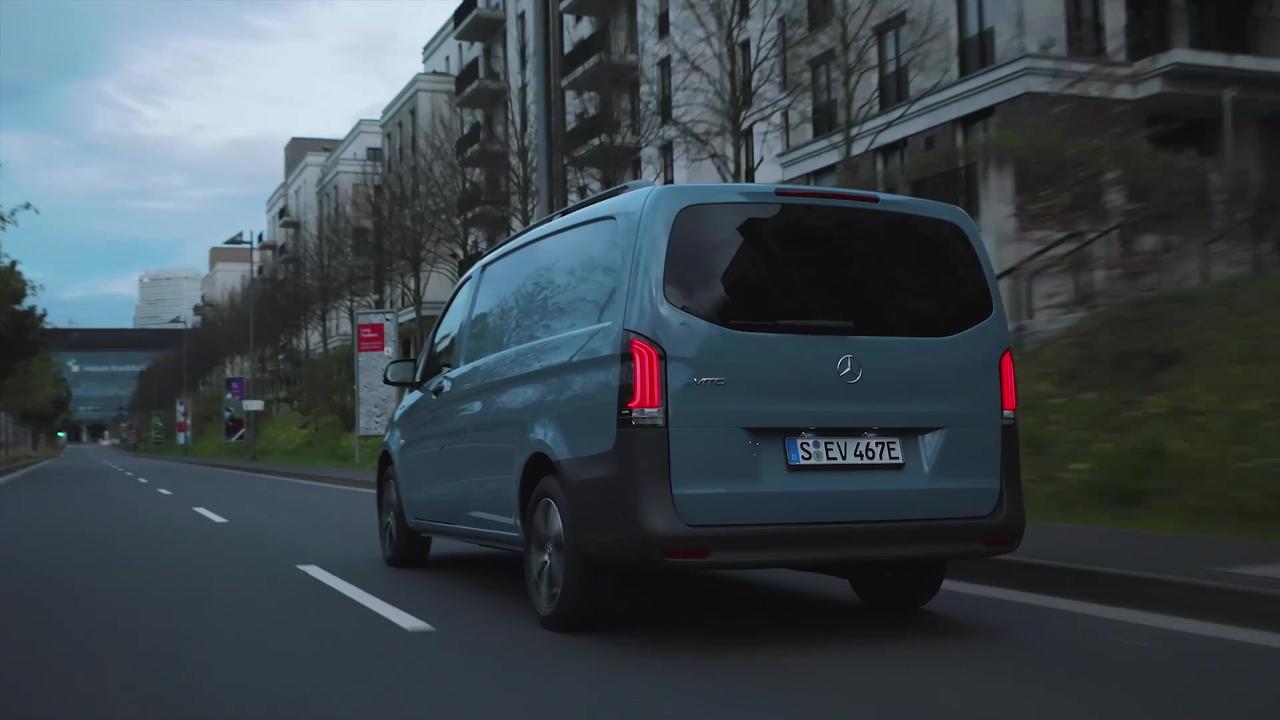 Mercedes-Benz eVito in Vintage blue Driving Video