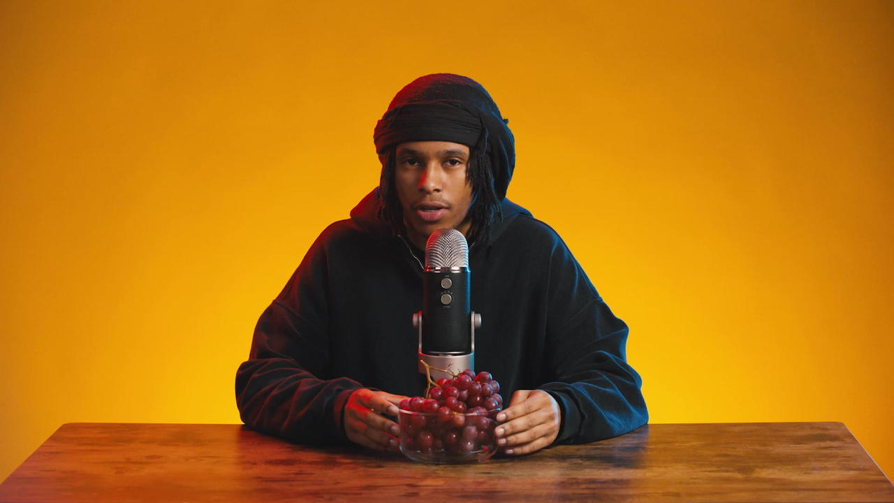 Kanii Does ASMR with Fruit, Talks 'hate me' & Gives Advice for Upcoming Artists