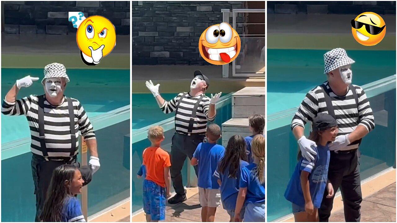 Tom's Spectacular Seaworld Mime Performance | Funny Moments