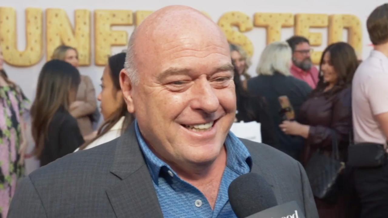 Dean Norris on Jerry Seinfeld as a Director: 'Very Precise' But Also 'Laid Back' | THR Video