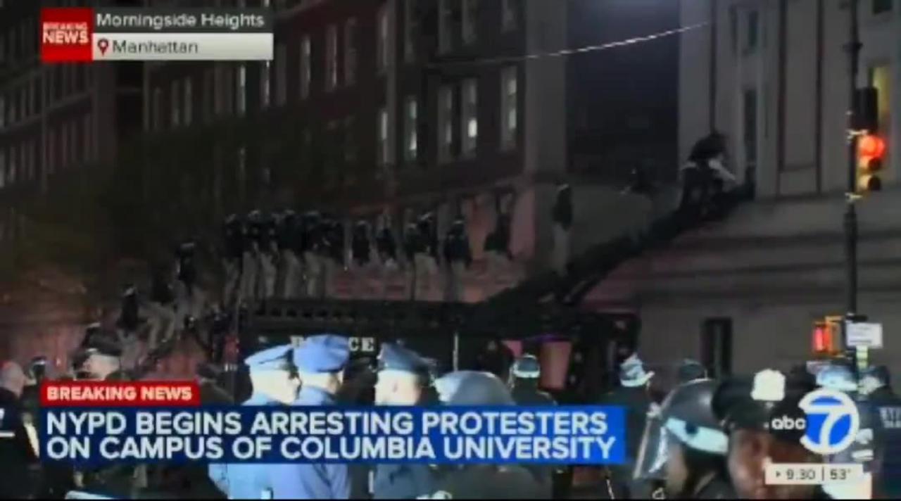 NYPD raid Columbia University Barricade
