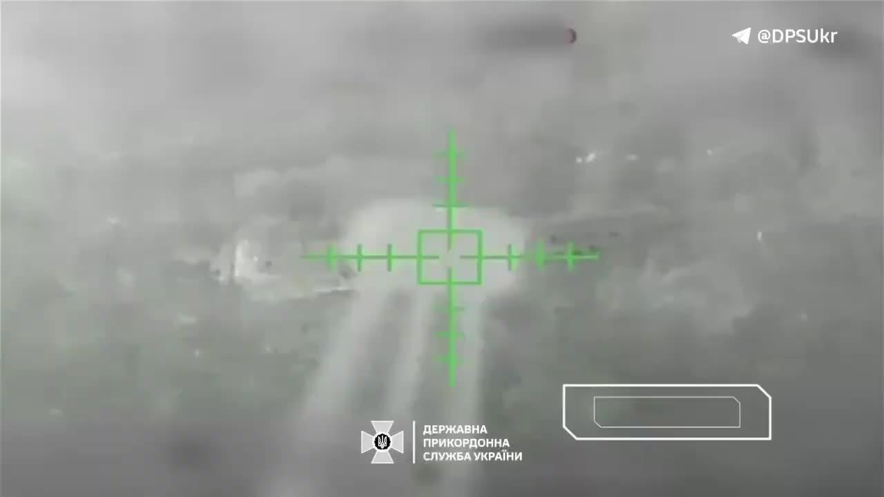 Groups of attack UAVs of border guards VS occupiers