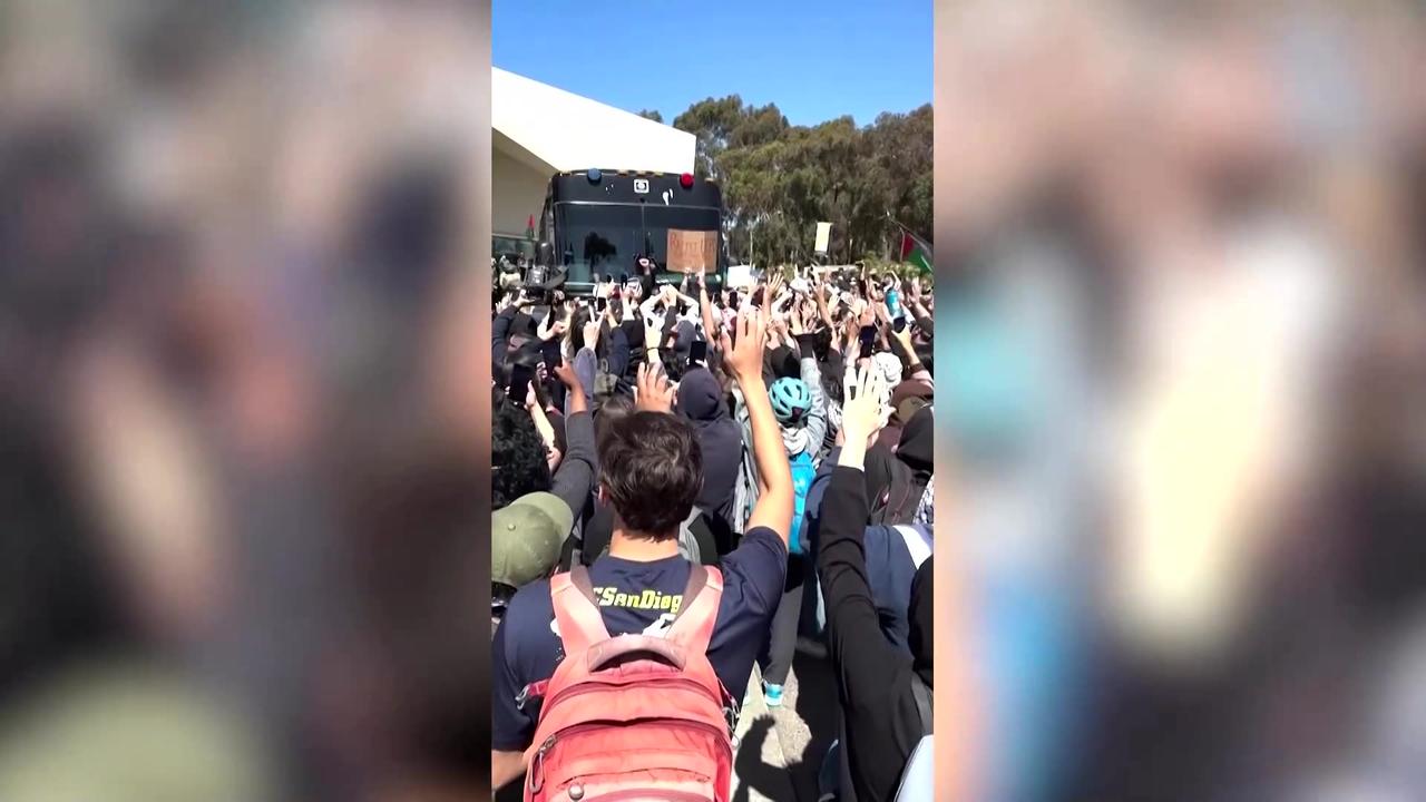 Police clash with UC San Diego pro-Palestinian protesters