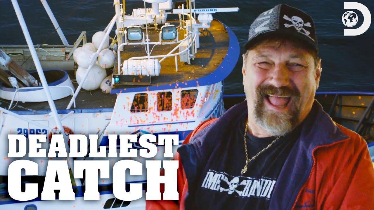 Johnathan Ambushes the Northwestern!   Deadliest Catch