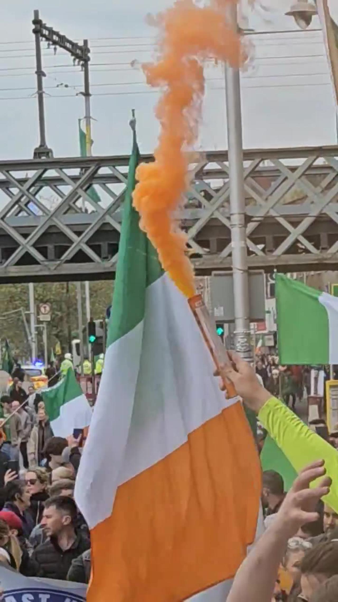 The Foggy Dew rings out around Dublin as thousands of Irish gather at the