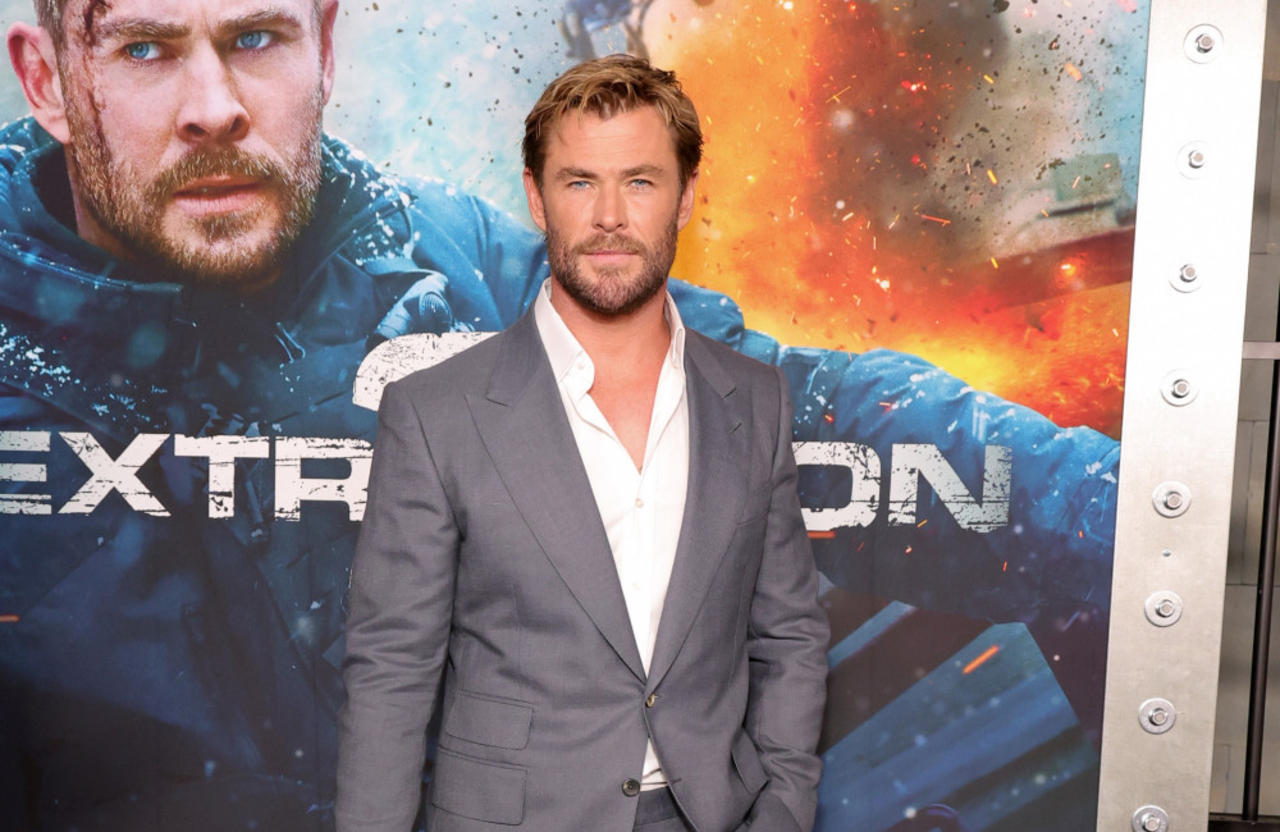 Chris Hemsworth spent his time inside the Met Gala taking selfies with the other guests