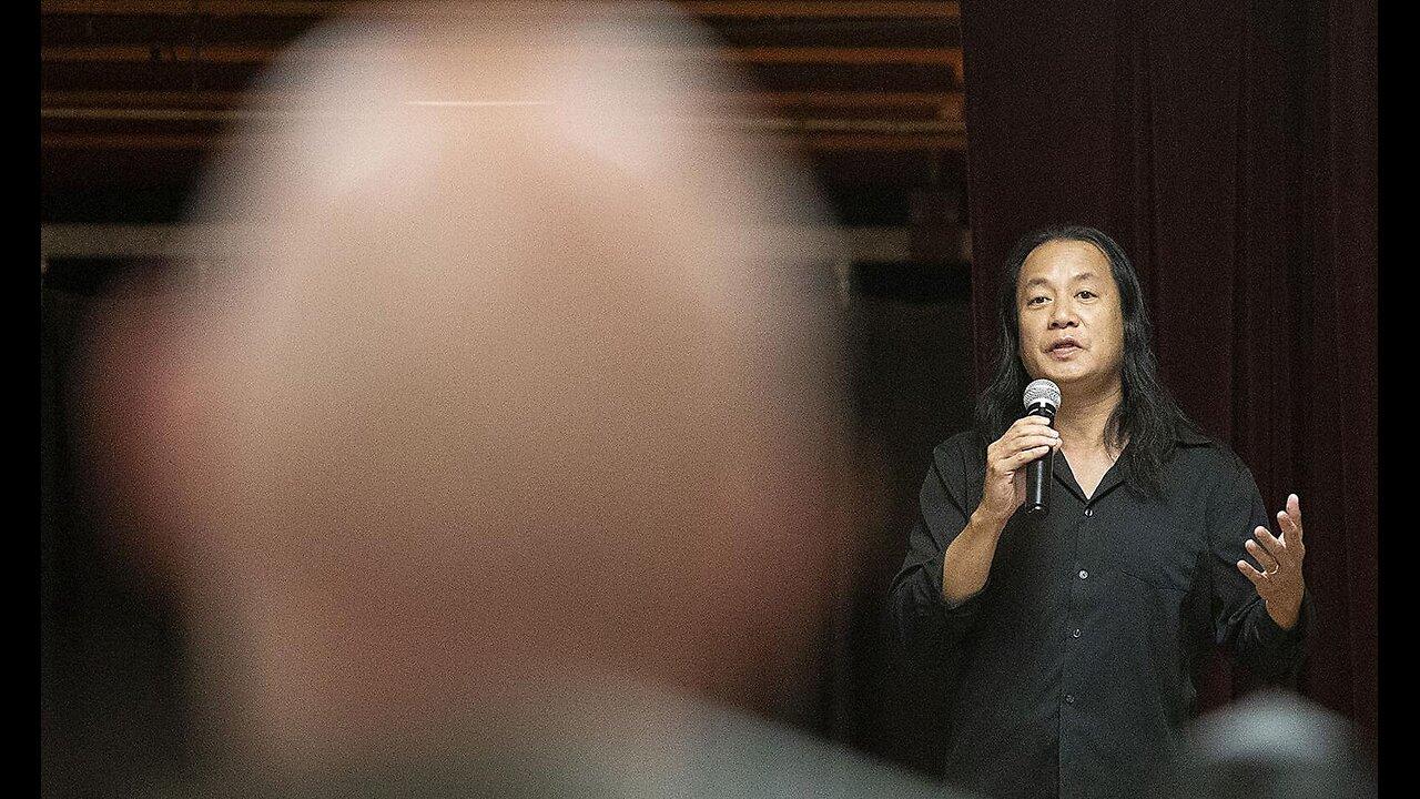 Trump Photographer Gene Ho speaking at the ARGOP Meeting lunch break