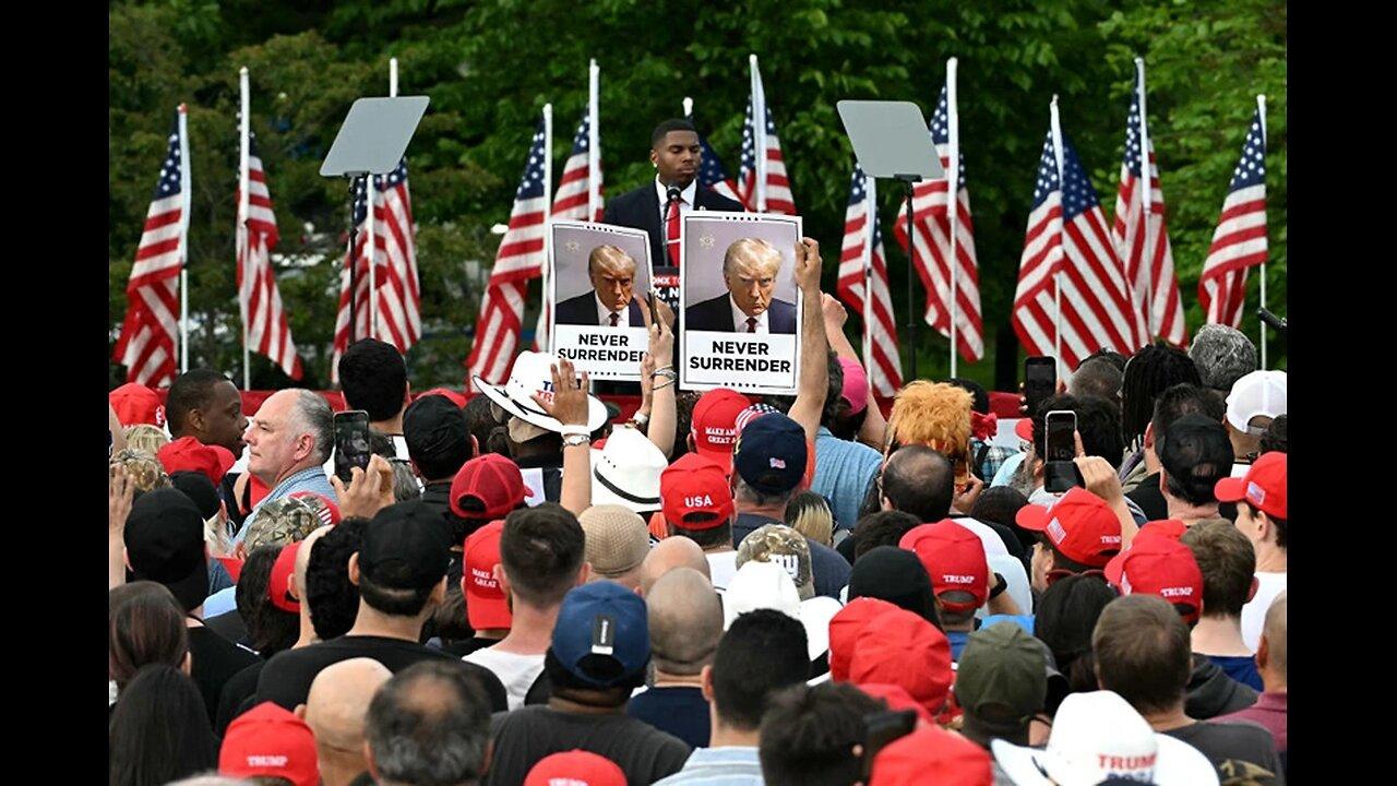 Trump Draws Massive Crowd At Bronx Rally