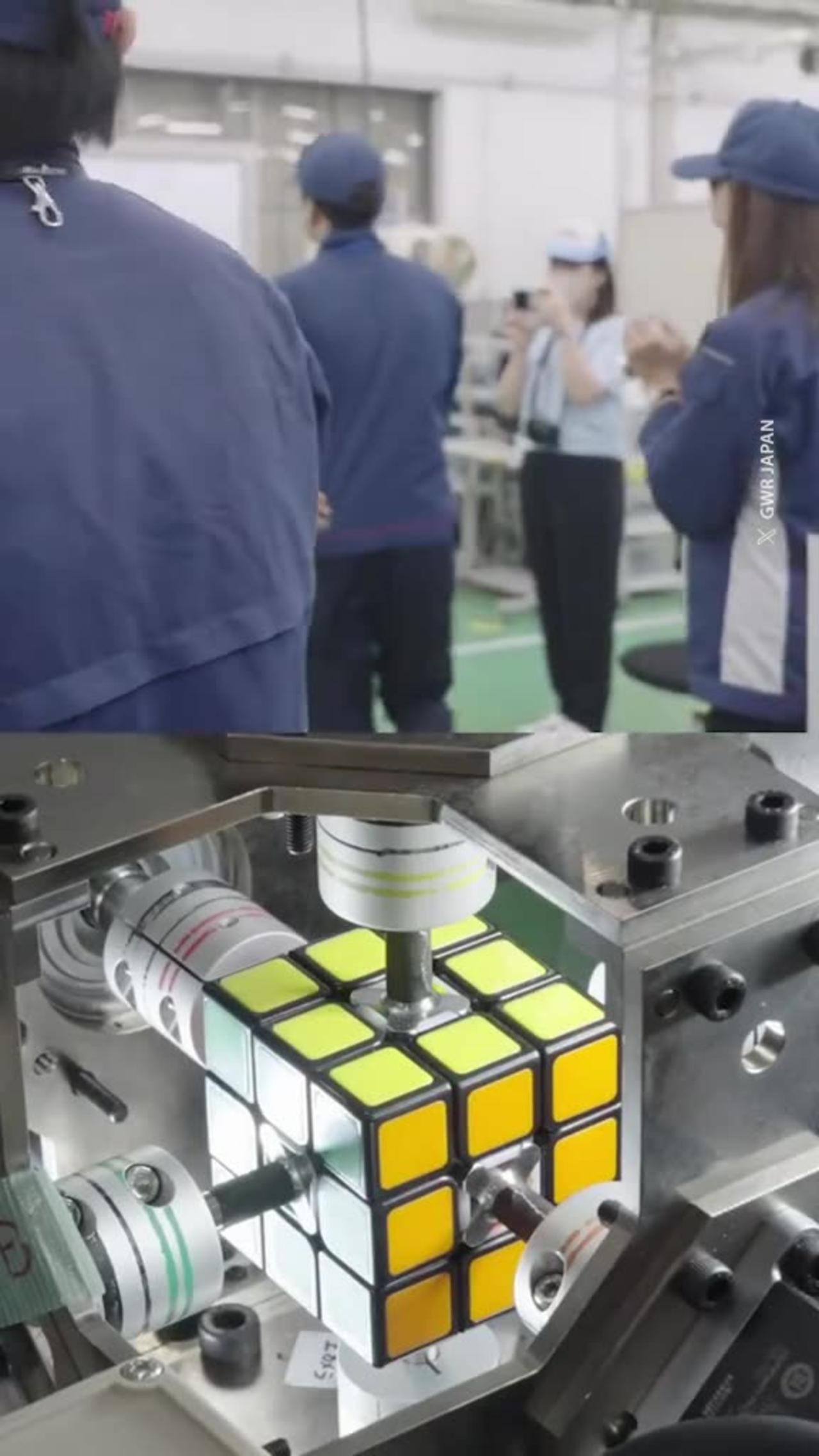 A robot solved the puzzle cube… in just 0.305 seconds 😳