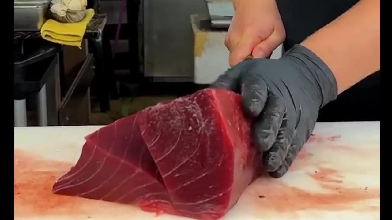 SUPER EXPENSIVE TUNA CUTTING