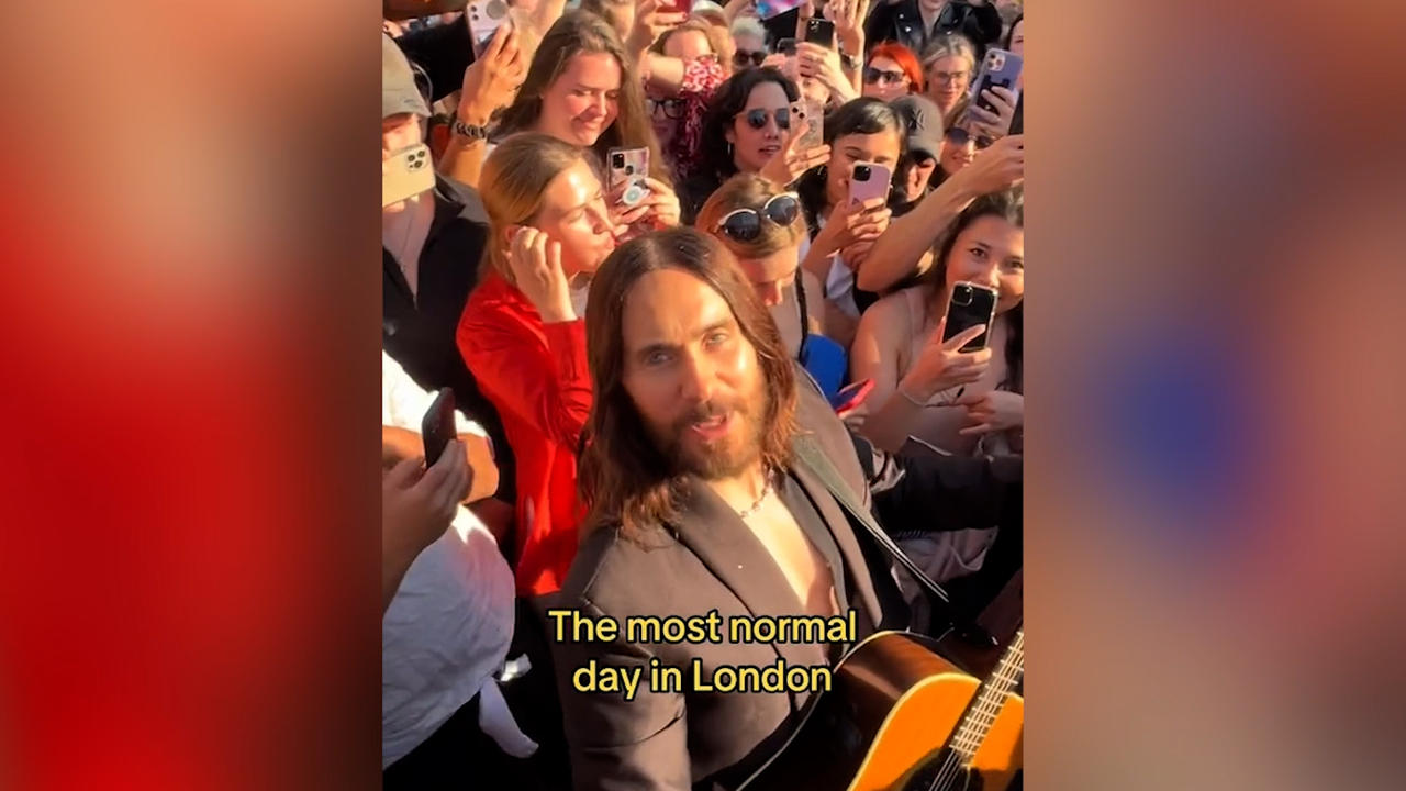 Jared Leto treats Londoners to a singalong in Piccadilly Circus