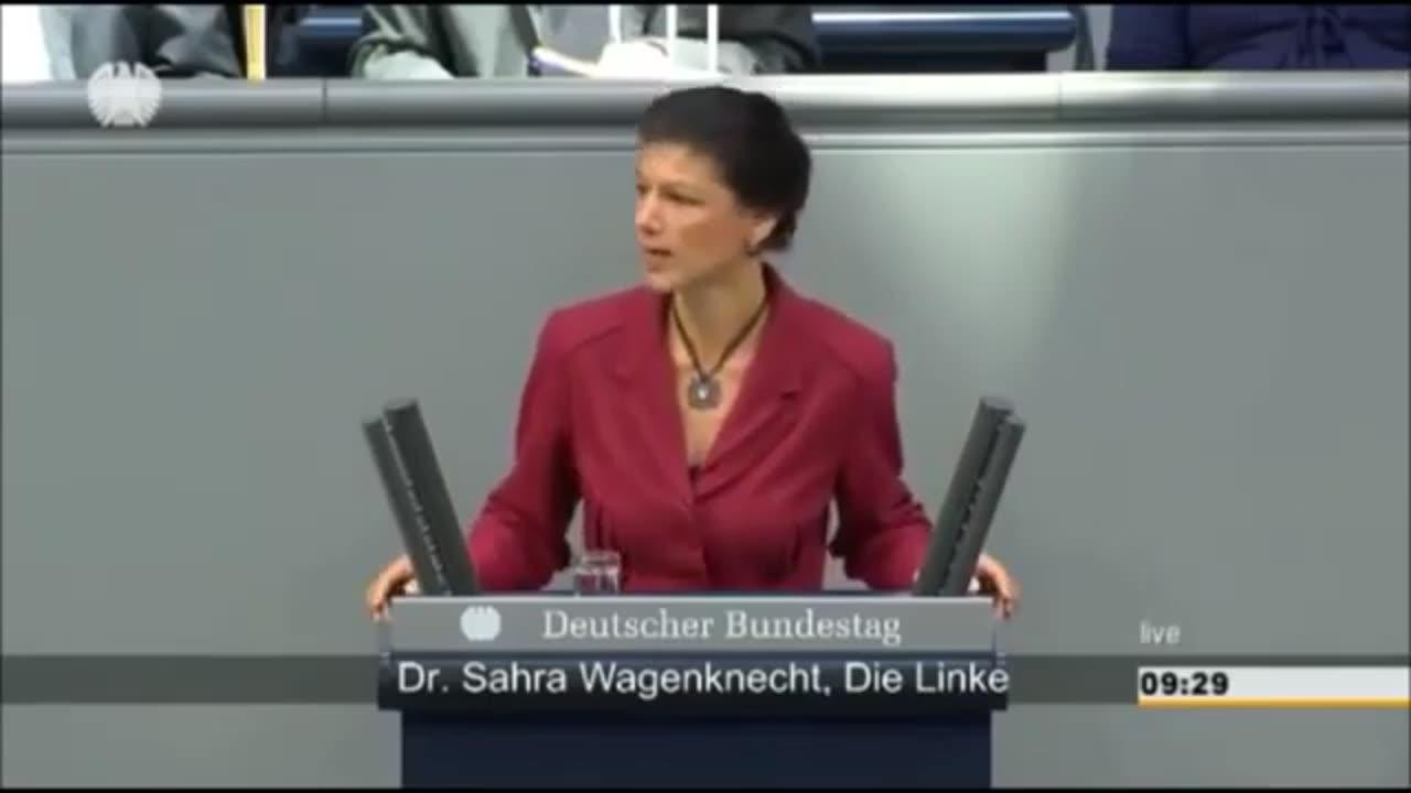 Sahra Wagenknecht über STRATFOR Video im Deutschen Bundestag Merkel hört zu