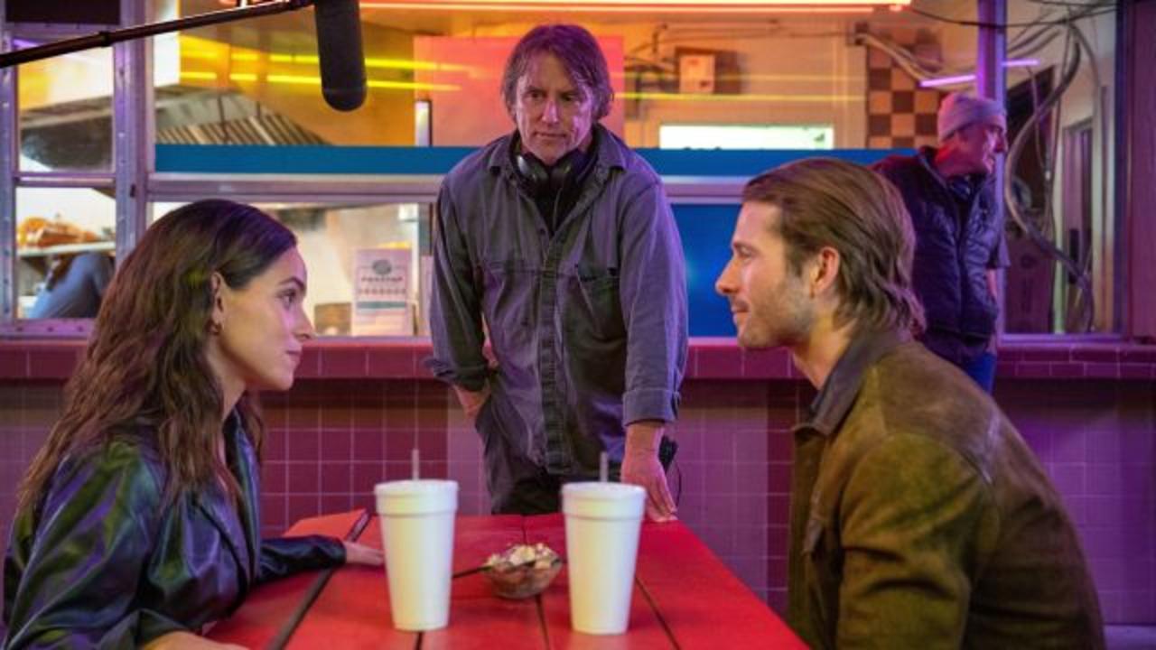 Richard Linklater Unmasks Glen Powell In 'Hit Man'