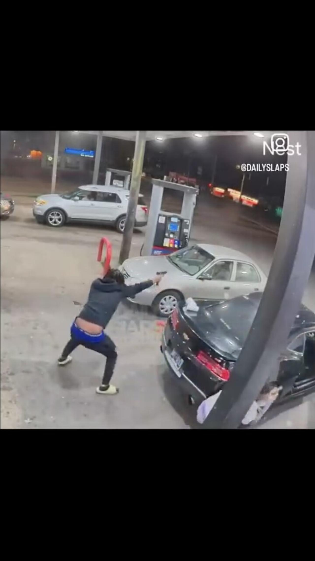 DRIVE BY SHOOTING📸🏪⛽️🚘💥🔫👀AT GAS STATION IN MEMPHIS🚗⛽️💫