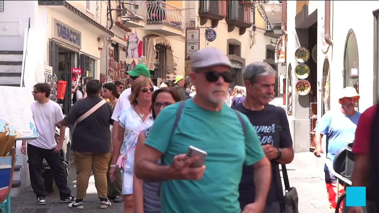 Italian authorities seek to combat over tourism in Amalfi
