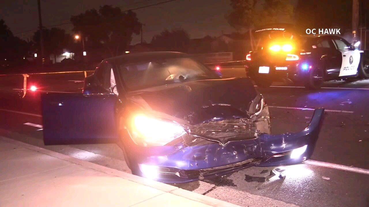 Tesla AutoPilot Crash Into Police Car