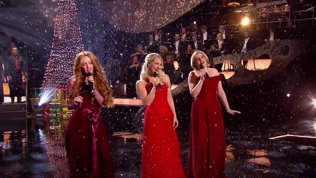 It's Beginning To Look A Lot Like Christmas (Live At The Helix In Dublin, Ireland 2013)