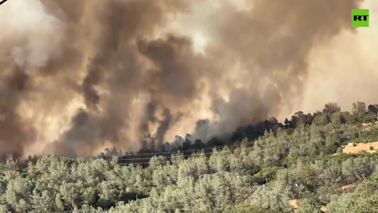 Thousands evacuated amid wildfires in Northern California