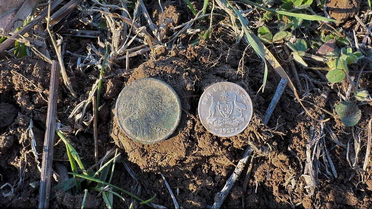 A Gorgeous Little Coin Spill, USA 1912 One Cent & A 1922 Threepence