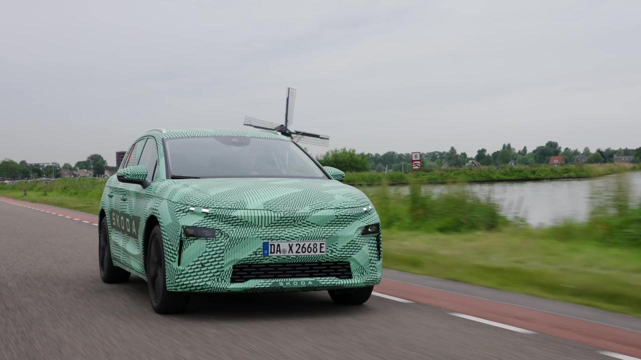 The all-electric Škoda Elroq Driving Video