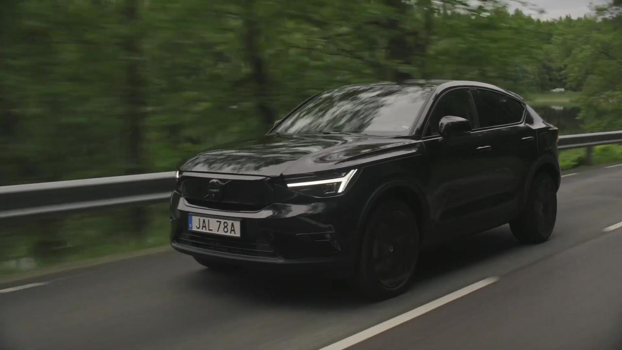 Volvo EC40 Black edition Driving Video