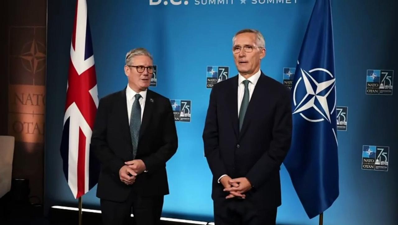 Stoltenberg welcomes Starmer to NATO summit