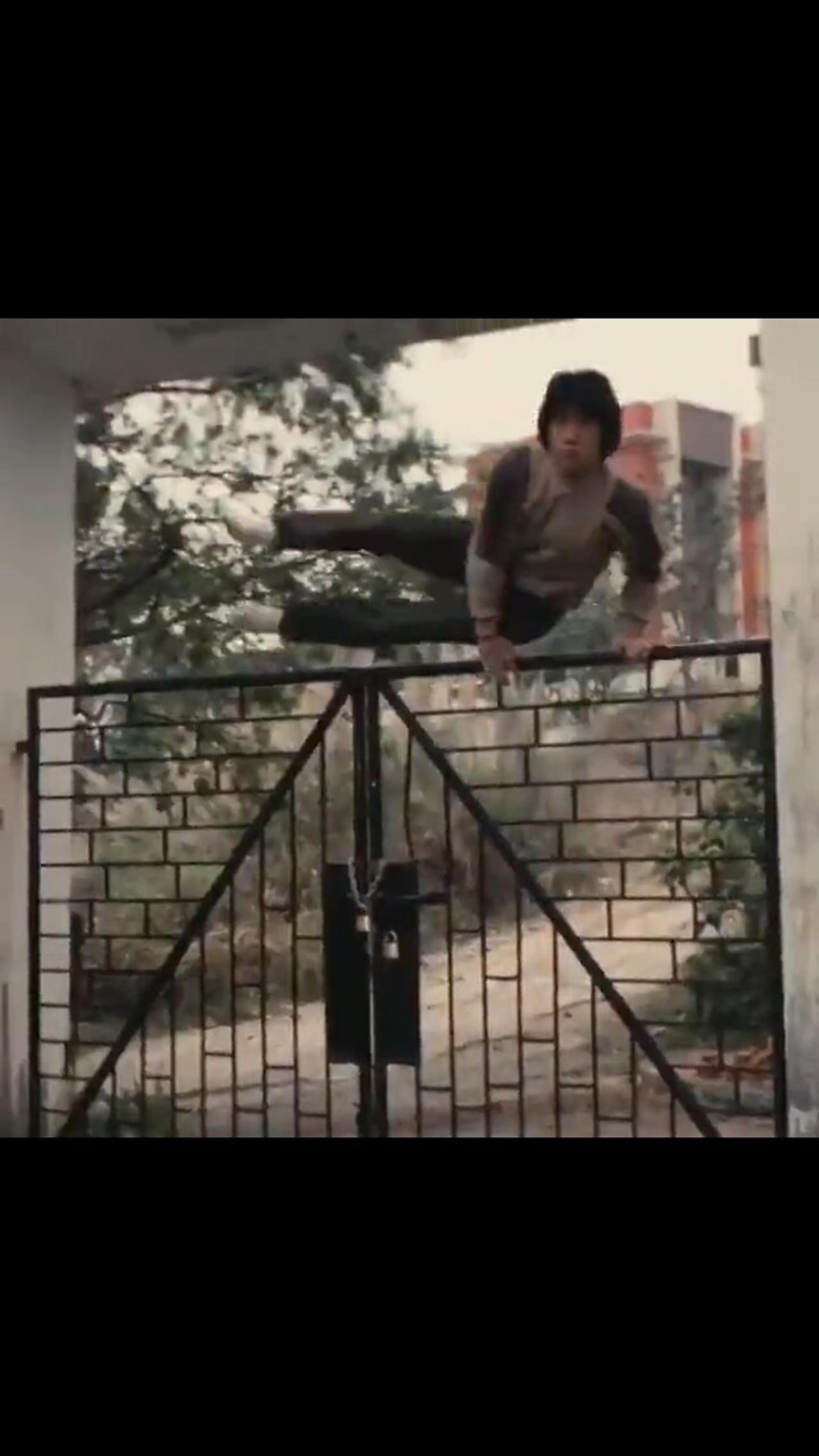 Jackie Chan doing parkour before parkour existed