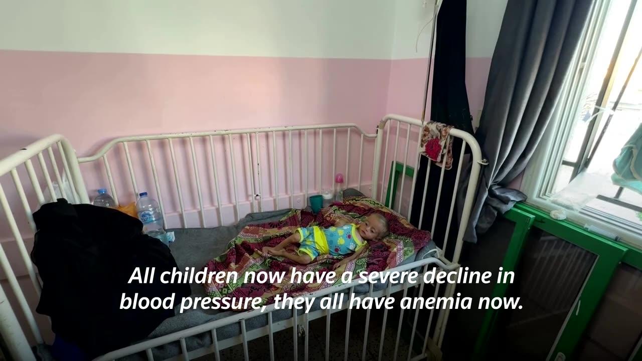 Gazan mother feels powerless to help her malnourished son _ REUTERS.mp4