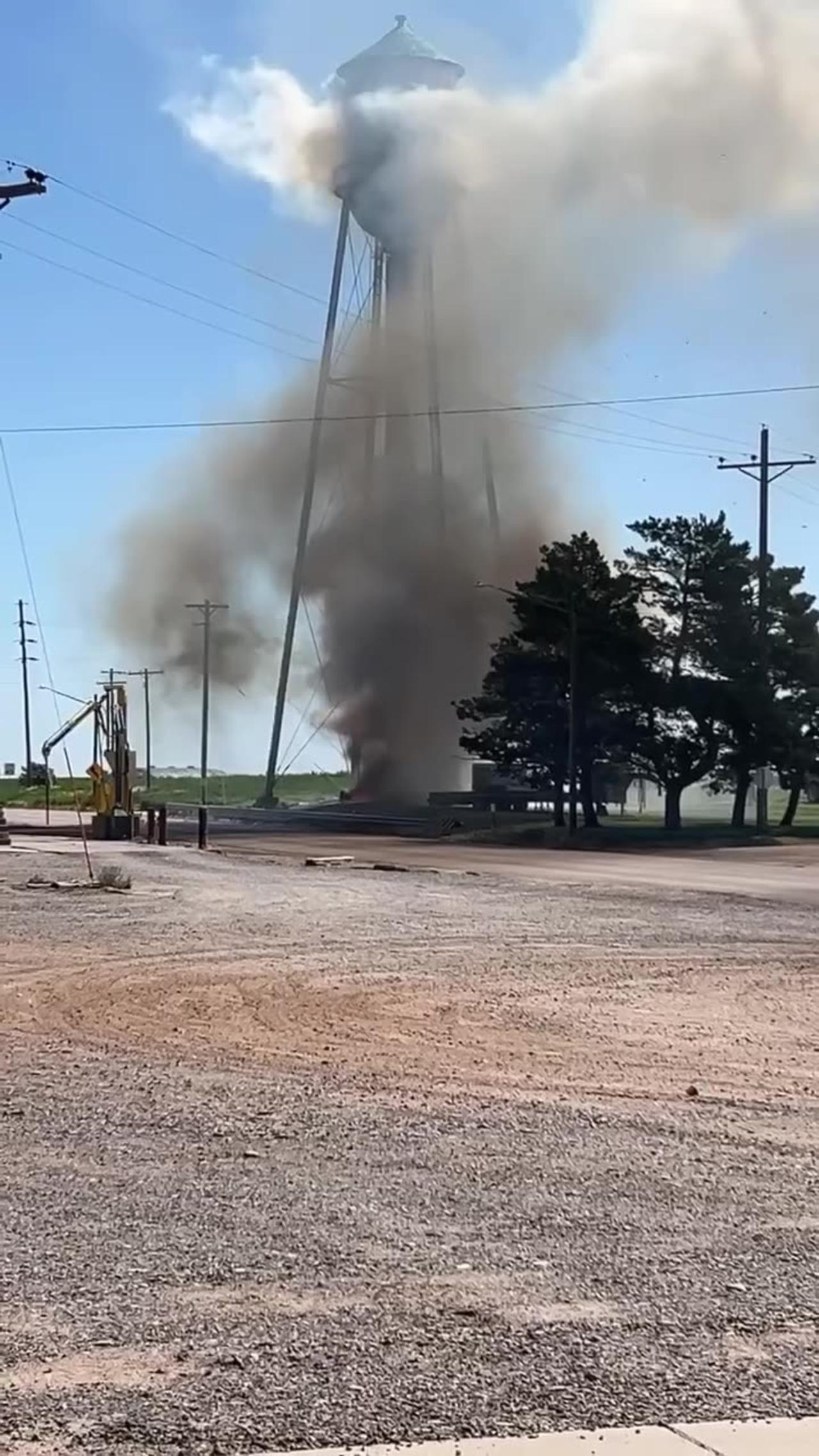 Water Tower catches on fire in Venango, Nebraska