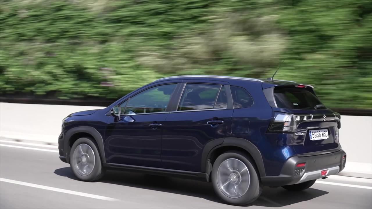 The new Suzuki S-Cross in Blue Driving Video