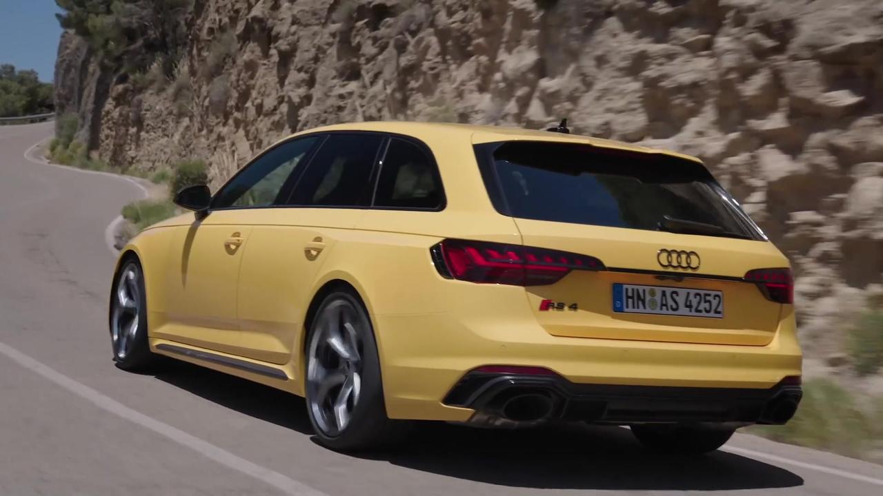 Audi RS 4 Avant edition 25 years - Driving Video